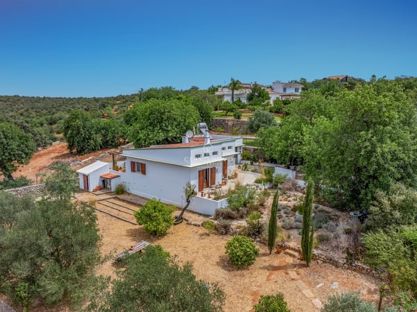 Villa in Loule - view 1