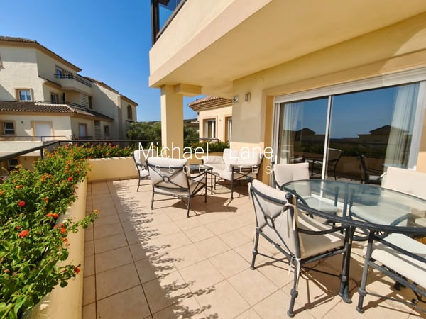 Apartment in San Roque - view 1