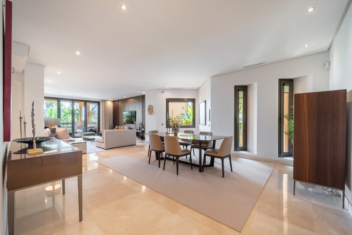 Apartment in Marbella - Image 2