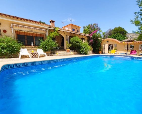 Farm, Ranch or Equestrian in Jalon - view 1