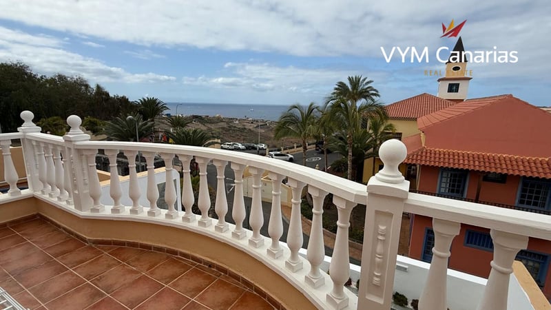 Villa in Adeje - view 1