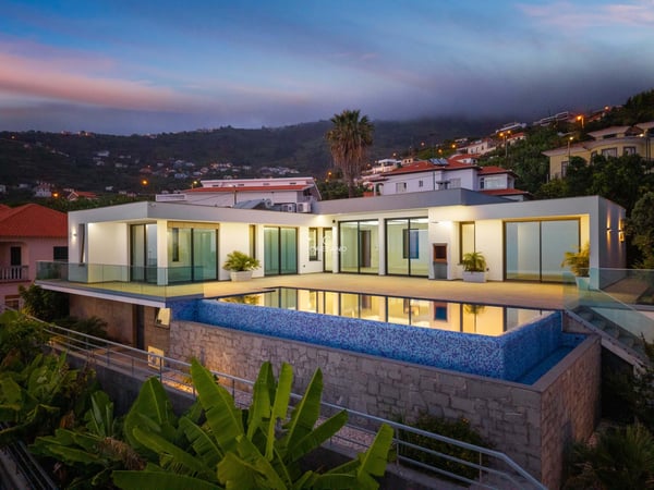 Villa in Arco da Calheta - view 1