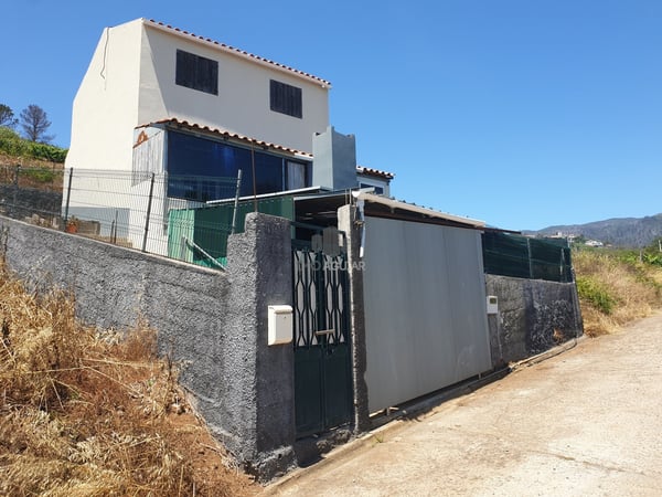 House in Arco da Calheta - view 1