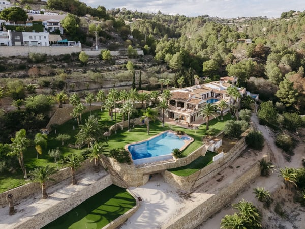 Villa in La Fustera - view 1