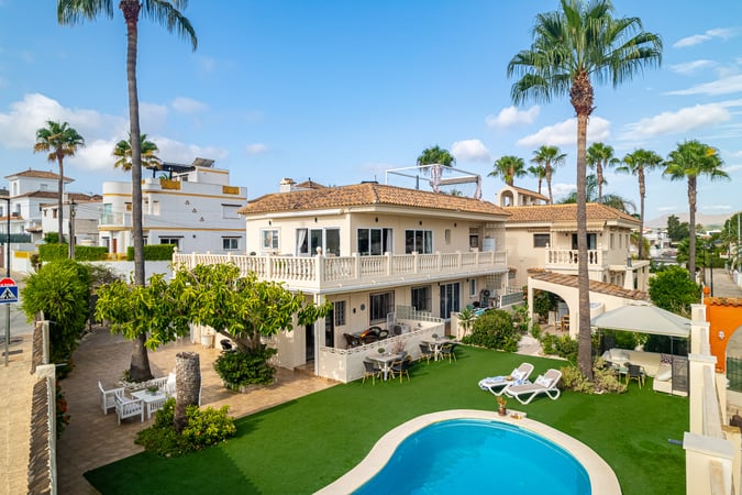 Villa in L'Albir - view 1