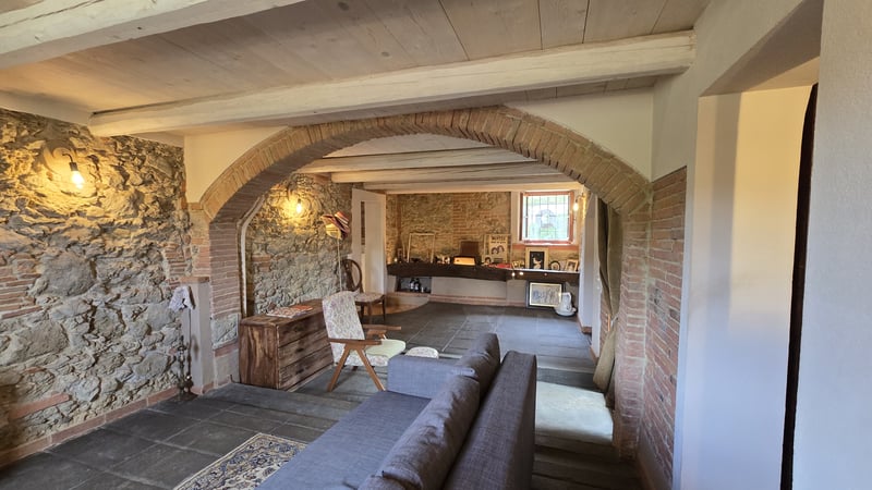 House in Aiale - view 1