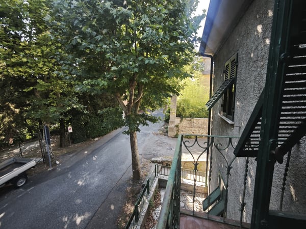 House in Volterra - view 1