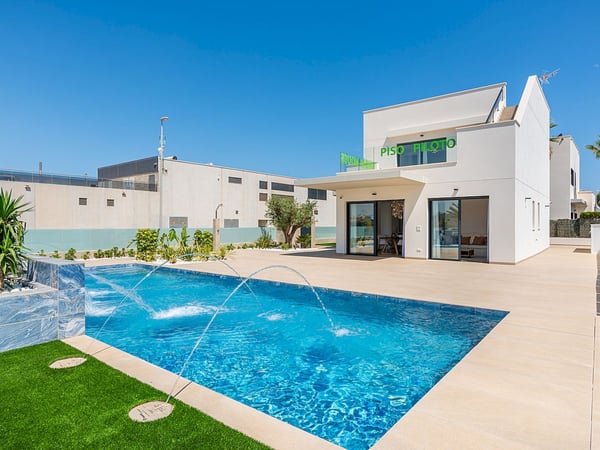 Villa in Dehesa de Campoamor - view 1