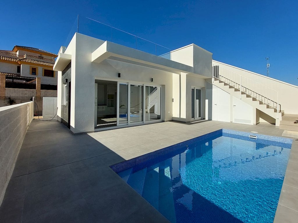 Chalet in Los Montesinos - Image 2