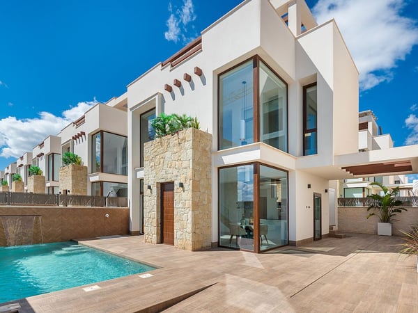 Villa in Los Montesinos - view 1