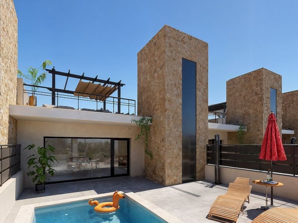 Chalet in Fuentealamo - view 1