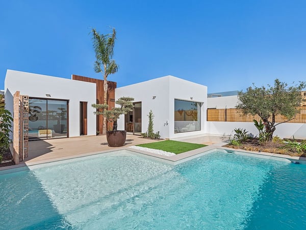 Villa in Los Alcazares - view 1