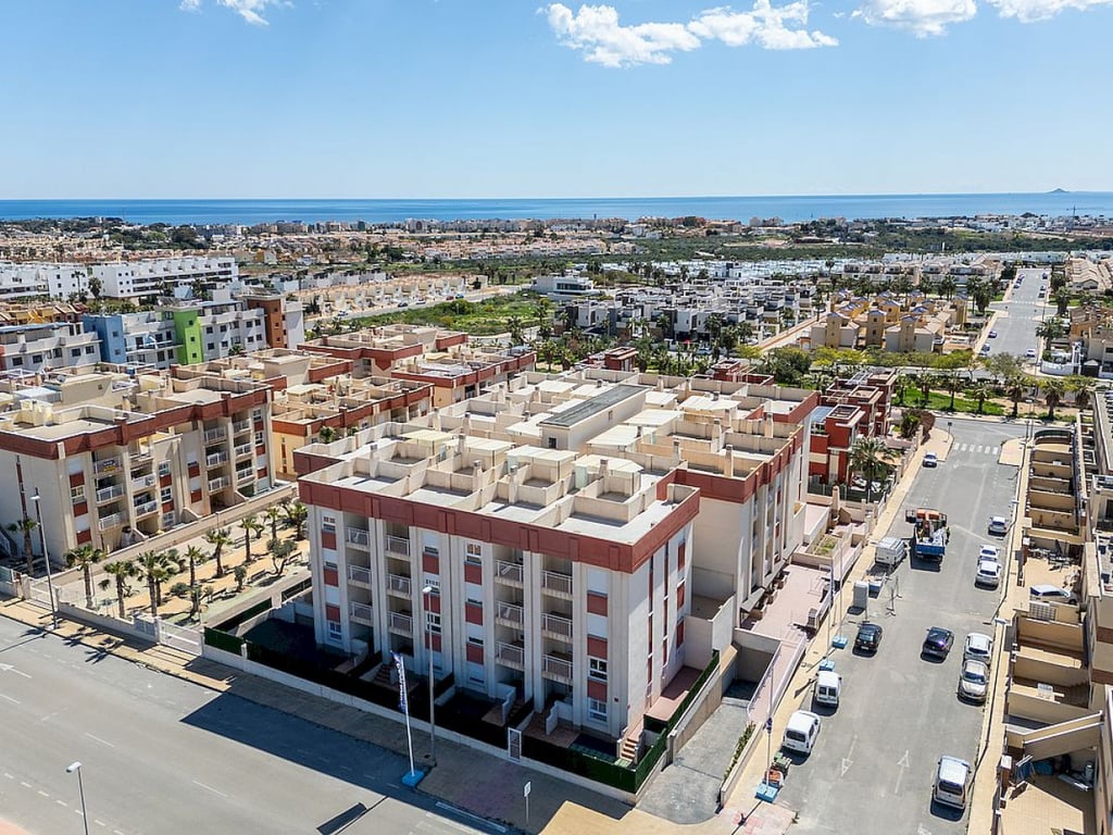 Apartment in Dehesa de Campoamor - Image 2
