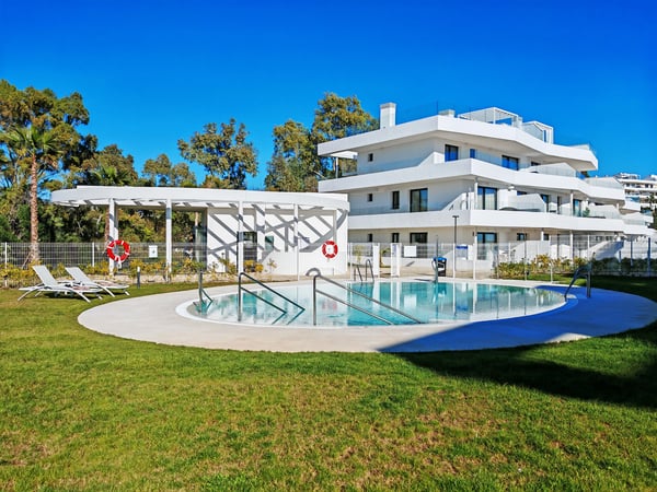 Apartment in Estepona - view 1