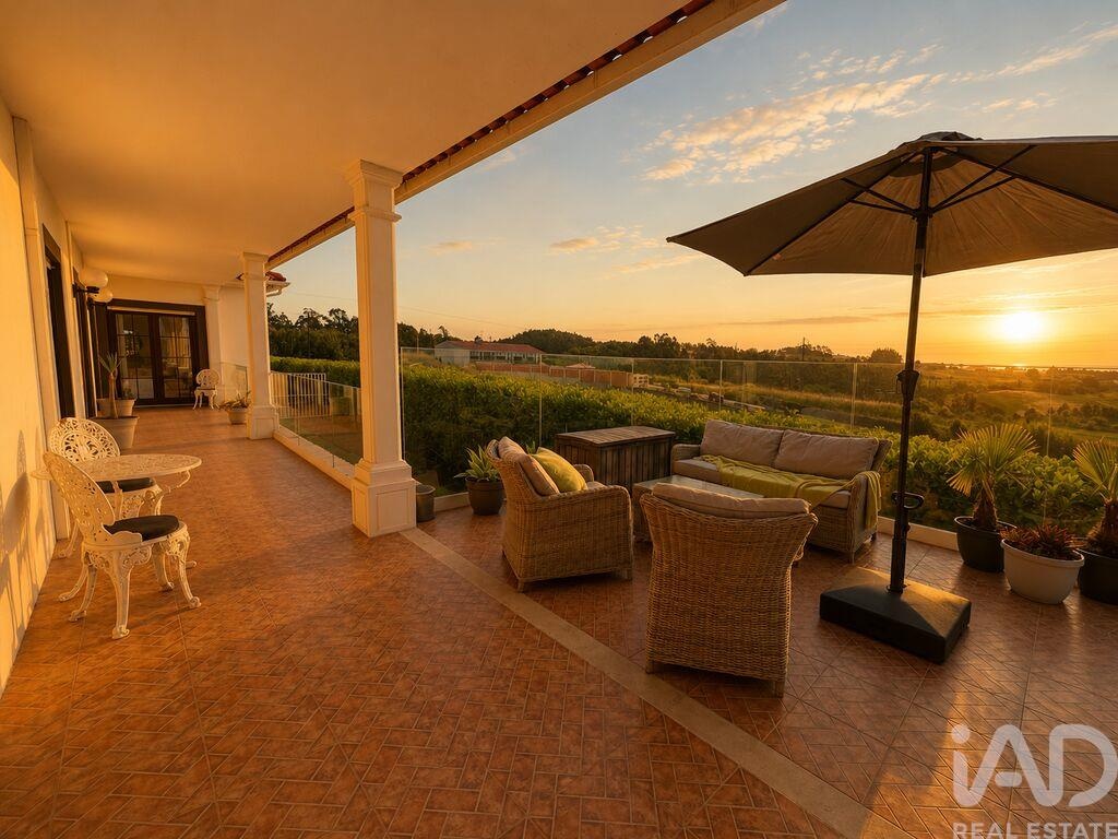 House in Barrio - Image 3