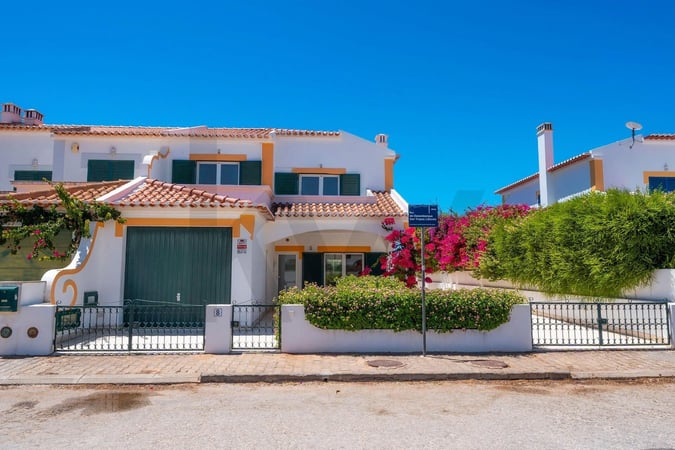 Villa in Altura - view 1