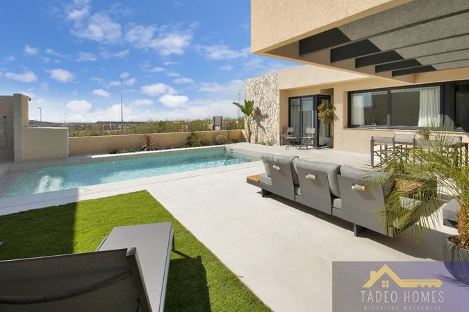 Villa in Murcia - view 1