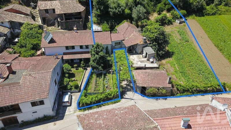 House in Vila Nova de Poiares - view 1