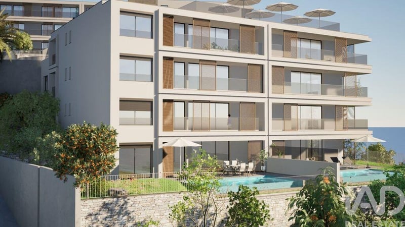 Apartment in Estreito de Camara de Lobos - view 1