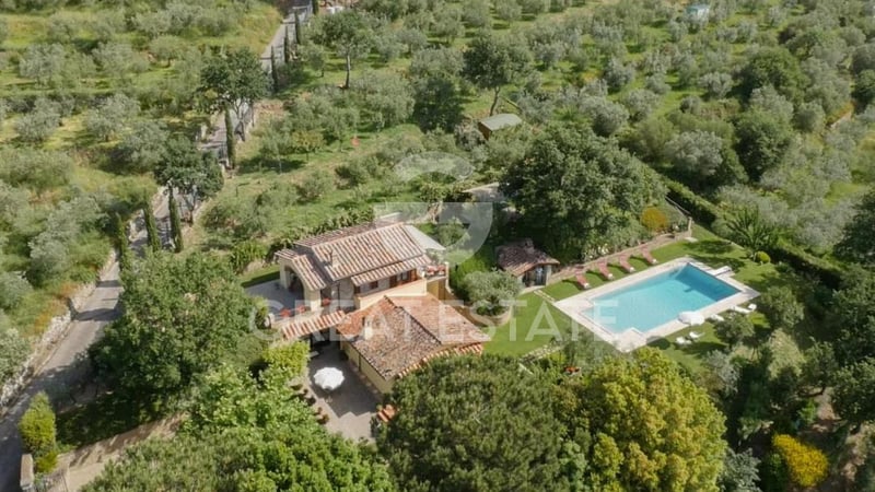 House in Cortona - view 1