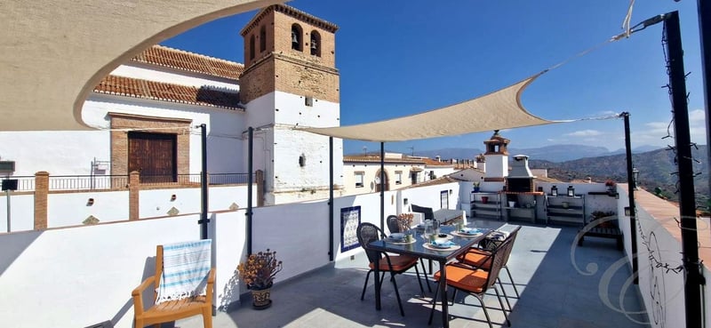 Villa in Cutar - view 1