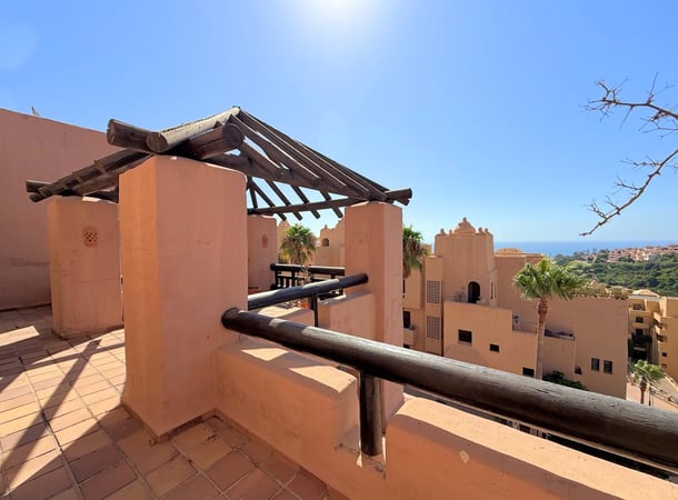 Penthouse in La Duquesa - view 1