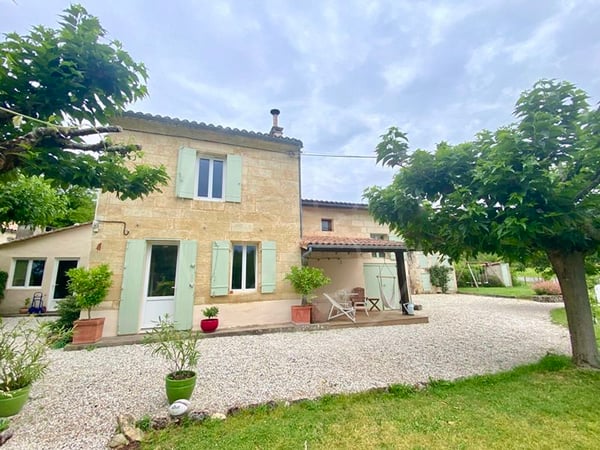 House in Saint-Etienne-de-Lisse - view 1