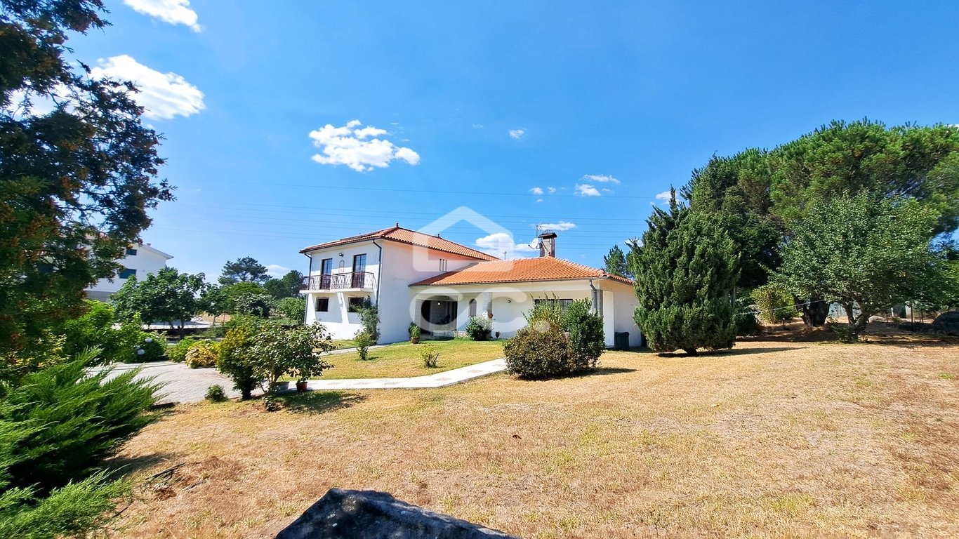 Villa in Figueiro da Serra - Image 2