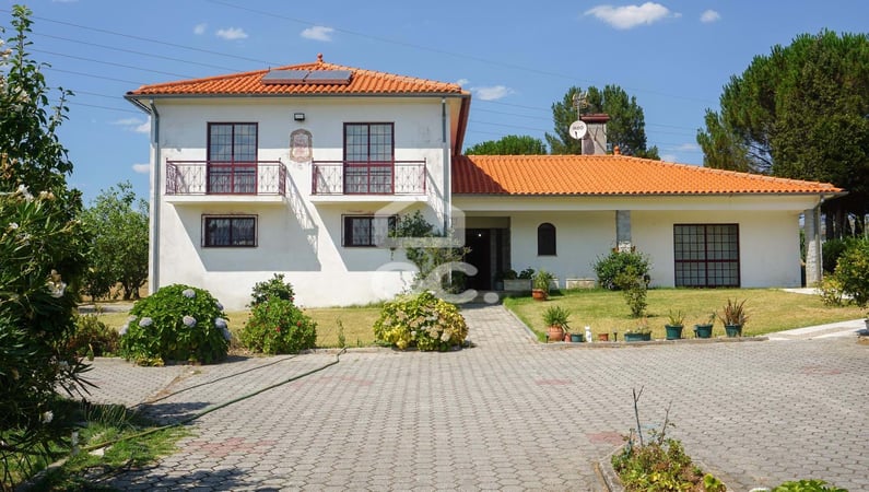 Villa in Figueiro da Serra - view 1