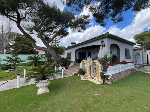 Villa in Dehesa de Campoamor - view 1