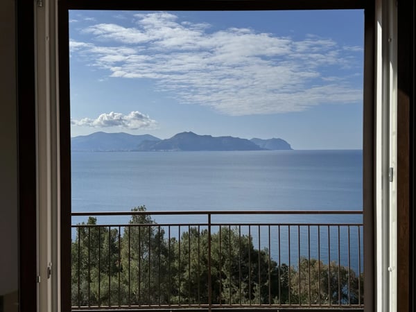 Villa in Aspra - view 1