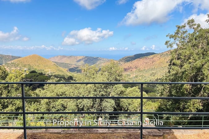 Villa in Gibilmanna - view 1