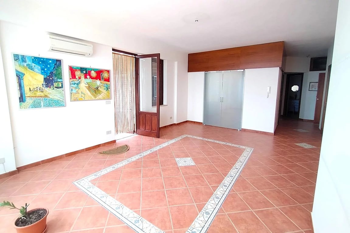 Apartment in Sant' Elia - Image 3