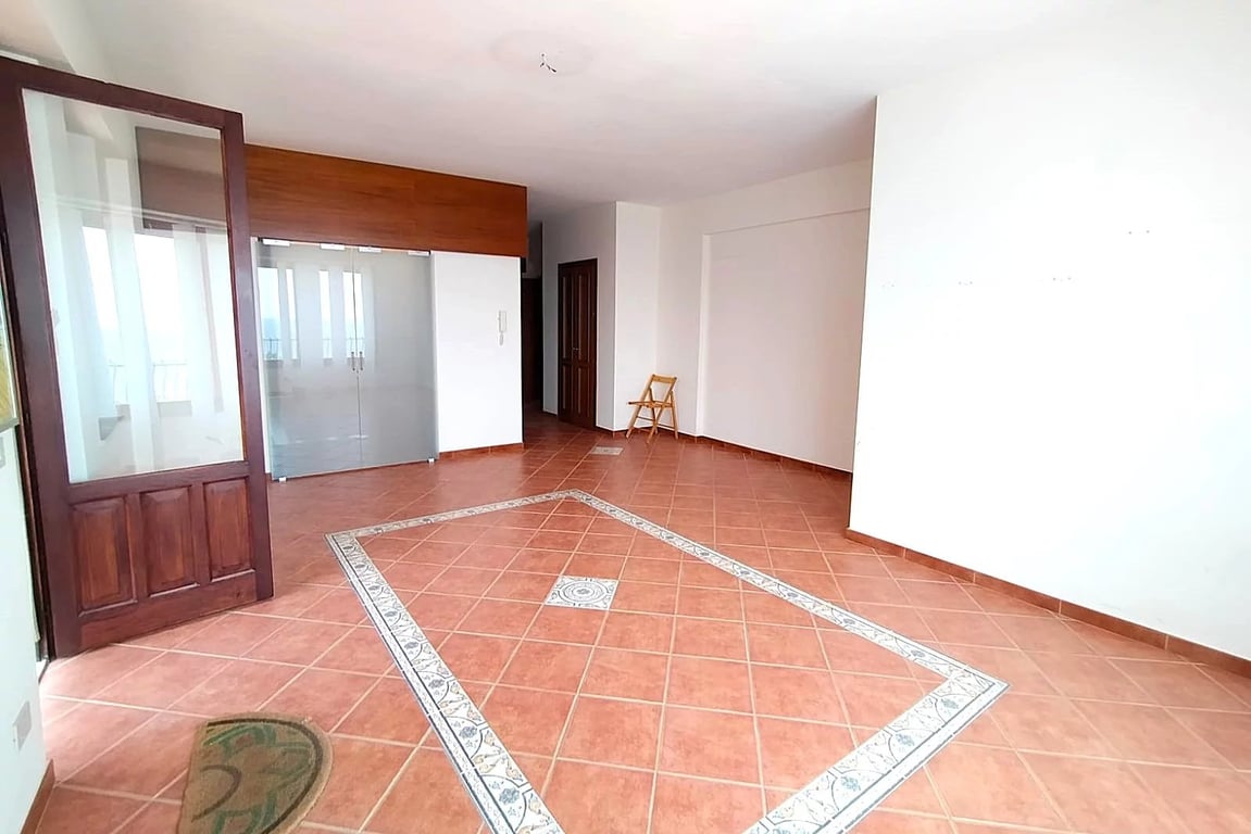 Apartment in Sant' Elia - Image 4