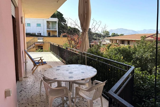 Apartment in Aspra - view 1