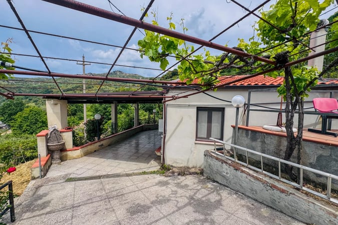 House in Mistretta - view 1