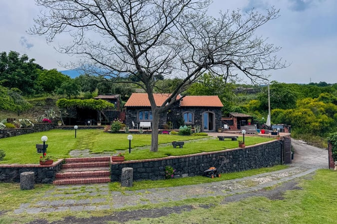 Villa in Sant'Alfio - view 1