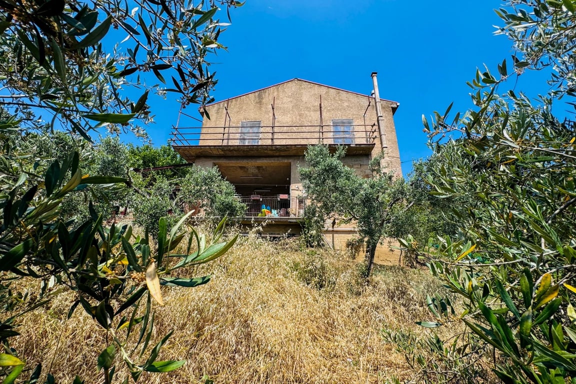 House in Mistretta - Image 2