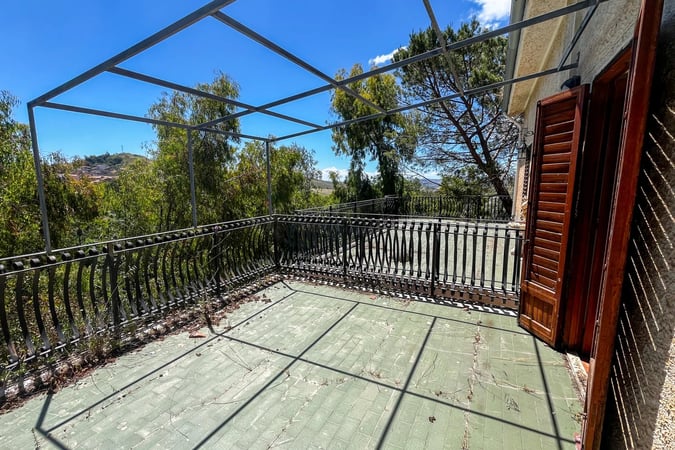 House in Castellana Sicula - view 1