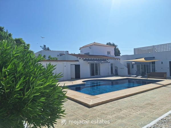 Villa in La Algarrobina - view 1