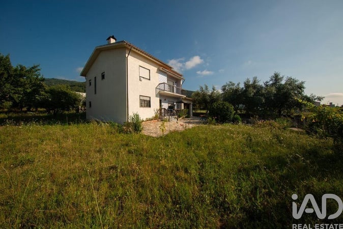 House in Lousa - view 1