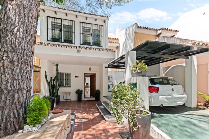 House in Lomas de la Quinta - view 1