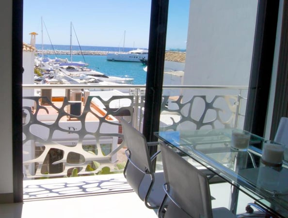 Apartment in Puerto Banus - view 1