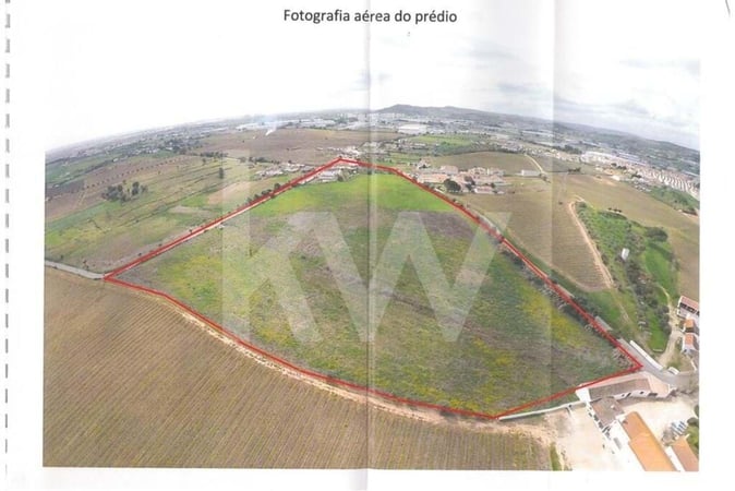 House in Alenquer - view 1