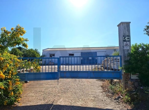 House in Moncarapacho - view 1