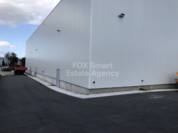 House in Nisou - view 1