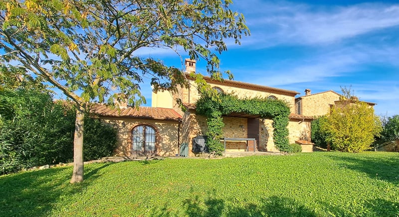 House in Montaione - view 1