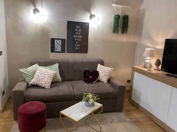 House in Volterra - view 1