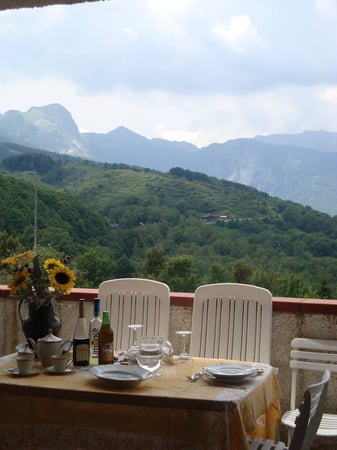 House in Careggine - view 1