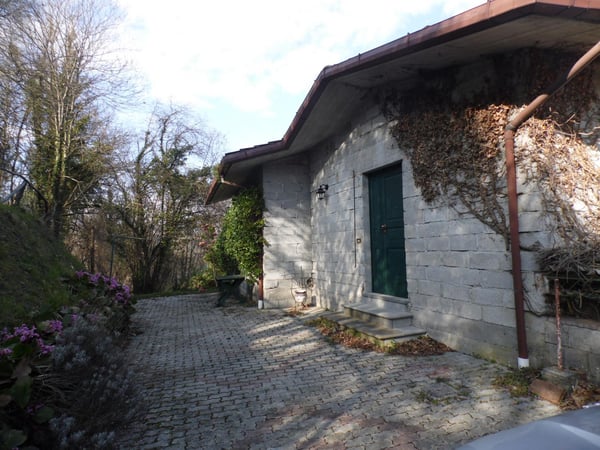 House in Molazzana - view 1